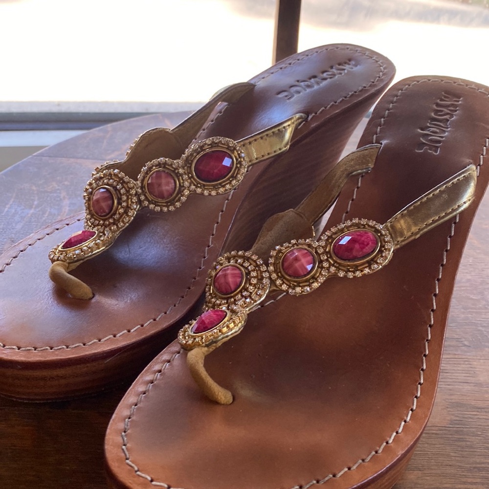 Mystique Wedges size 6
